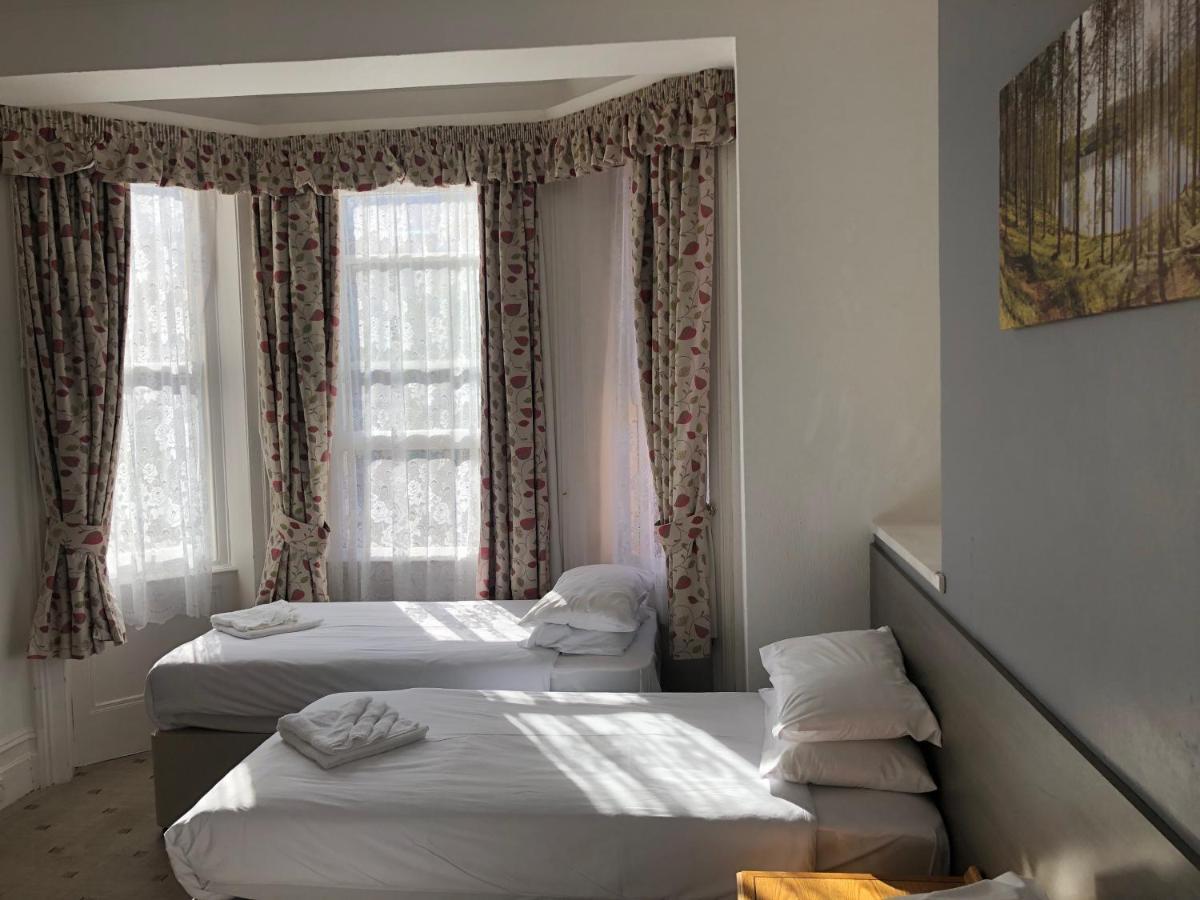 Ullswater Hotel Bournemouth Bagian luar foto